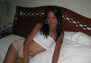 18 year old girl loses her virginity wearing knee socks in the bathroom